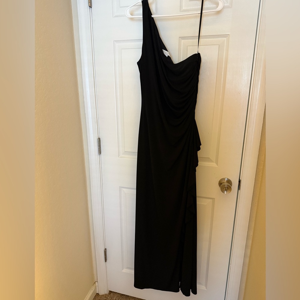 London Times Black One-Shoulder Gown